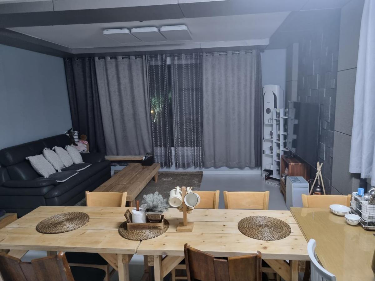 Gashi Sarang Bed and Breakfast Seogwipo-stad Buitenkant foto