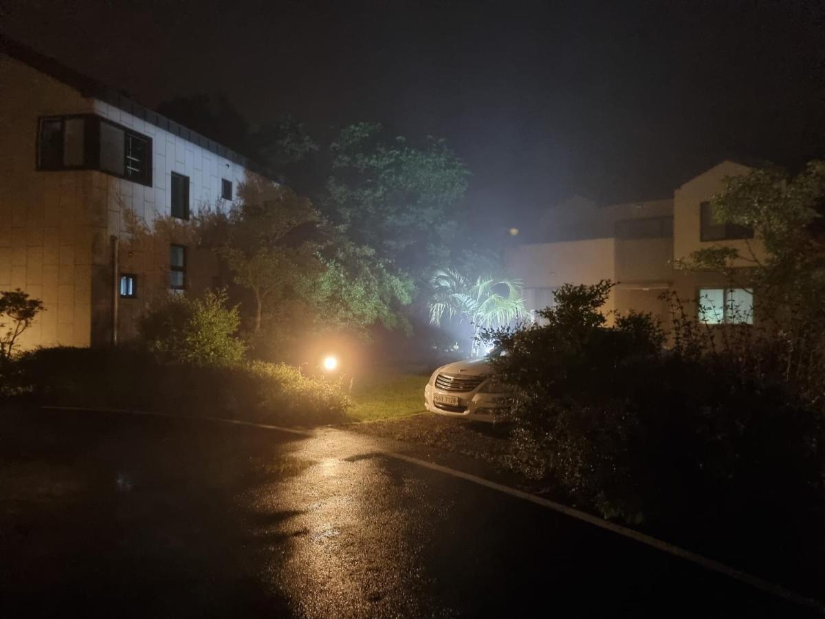 Gashi Sarang Bed and Breakfast Seogwipo-stad Buitenkant foto