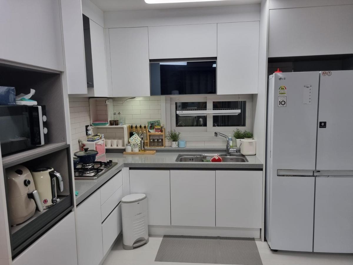 Gashi Sarang Bed and Breakfast Seogwipo-stad Buitenkant foto